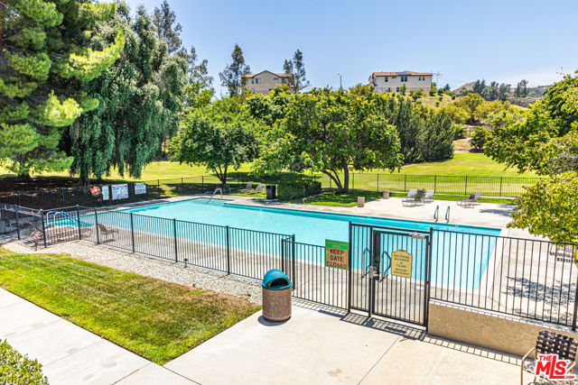 20055 Avenue Of The Oaks, Newhall CA: https://media.crmls.org/mediaz/985822ae-fcd6-4edd-9232-dbf248910c4c.jpg