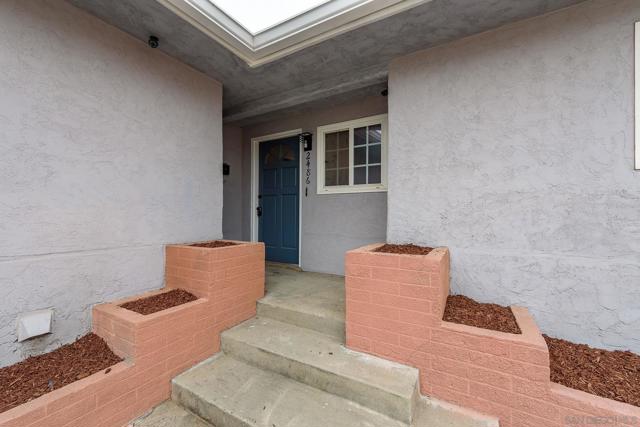 2486 CALLE SERENA, San Diego CA: https://media.crmls.org/mediaz/985831bf-3744-4a2b-810b-76427e808fe8.jpg