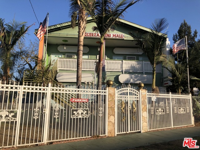 1702 Hoover Street, Los Angeles, California 90006, ,Multi-Family,For Sale,Hoover,21726566