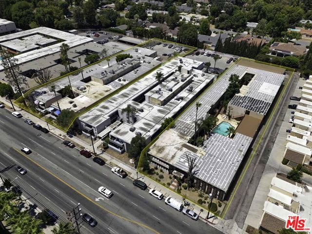 8567 Balboa Boulevard, Northridge CA: https://media.crmls.org/mediaz/9858c810-63ca-4354-ae27-b38567b12599.jpg