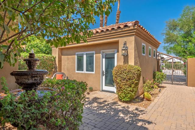 57205 Merion, La Quinta CA: https://media.crmls.org/mediaz/9858e9dd-a2d2-48f9-ba23-c18edcffb810.jpg