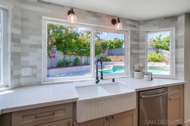 Image 17 of 60 For 4966 Lakewood Ct