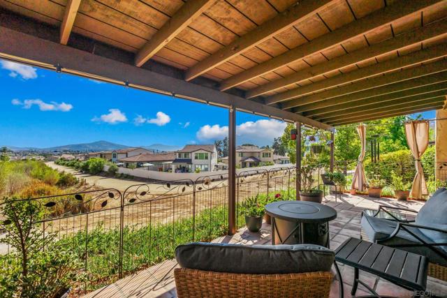 2092 Golden Circle Dr, Escondido CA: https://media.crmls.org/mediaz/985b21ee-6a3f-490d-9020-f1e2c96e1ef3.jpg