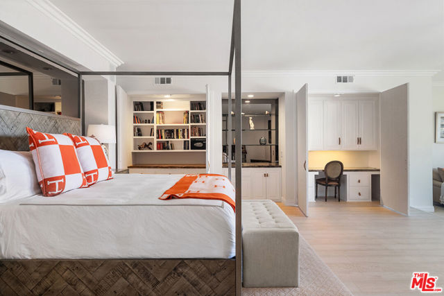 7834 Electra Drive, Los Angeles CA: https://media.crmls.org/mediaz/985b543c-e5be-4814-8c98-d52ec626e4a1.jpg