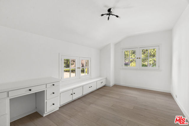 808 Woodacres Road, Santa Monica CA: https://media.crmls.org/mediaz/985c5b11-8ad4-4d47-a592-67d0b4b232e2.jpg