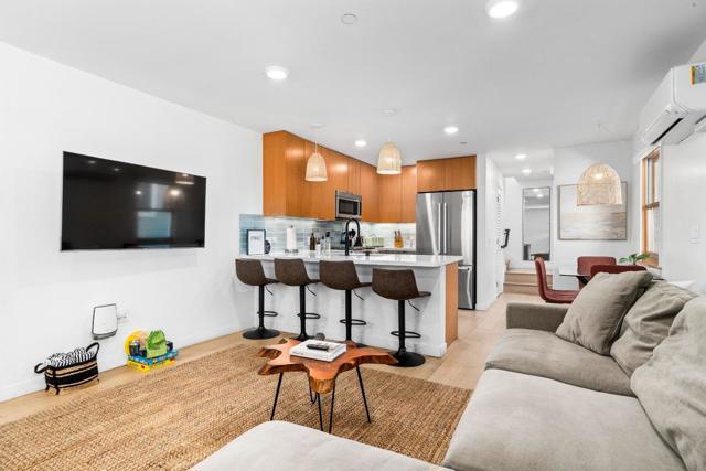 208 Capitola Avenue, Capitola CA: https://media.crmls.org/mediaz/985c8456-84c6-4db1-b096-be75cf4cba54.jpg