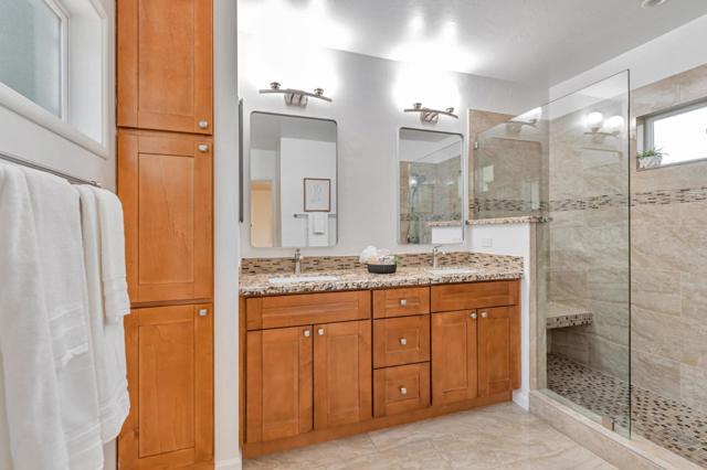 25 Overlake Court, Oakland CA: https://media.crmls.org/mediaz/985cd9f3-168c-4346-9ca3-71dedae750aa.jpg
