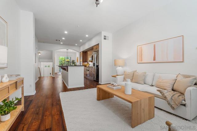 4880 Paramount Dr, San Diego CA: https://media.crmls.org/mediaz/985cf143-5336-4c1c-be5f-26ea81ab2f33.jpg