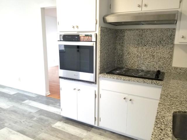 15061508 Kentfield Avenue, Redwood City CA: https://media.crmls.org/mediaz/985f10a2-a458-4ff6-8b89-4fa9ba2fe85c.jpg