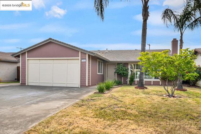 2968 Calle Del Sol Way, Rancho Cordova CA: https://media.crmls.org/mediaz/985f7f93-f062-4a86-8395-7eb1af5bafae.jpg