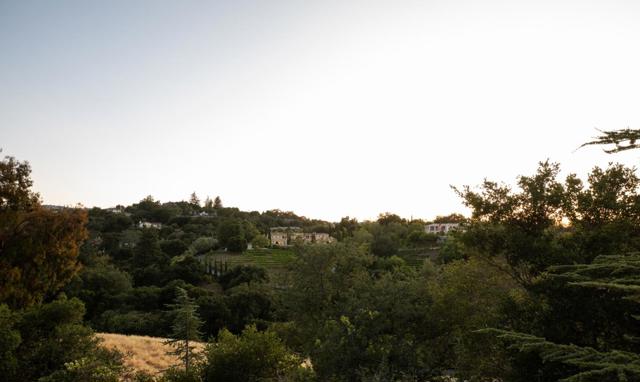 25671 Chapin Road, Los Altos Hills CA: https://media.crmls.org/mediaz/98602502-7a9e-4c07-8aa7-37e5594a4506.jpg
