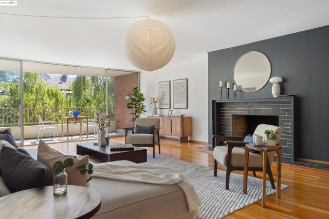 1515 Oxford, Berkeley CA: https://media.crmls.org/mediaz/98605602-c27e-4cd5-ae23-ae67f72f0fb4.jpg