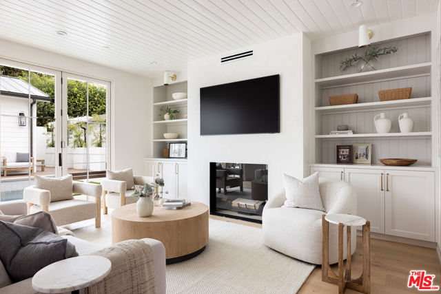 8363 Stewart Avenue, Los Angeles CA: https://media.crmls.org/mediaz/986111fd-fbd8-4dd7-bdfb-a90b515922a1.jpg