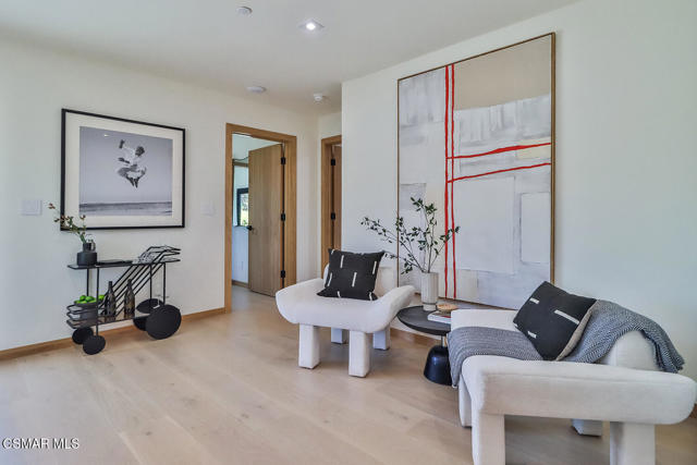 514 W Washington Boulevard, Pasadena CA: https://media.crmls.org/mediaz/98612fab-c79d-40a1-ab5e-e5255eaa6867.jpg