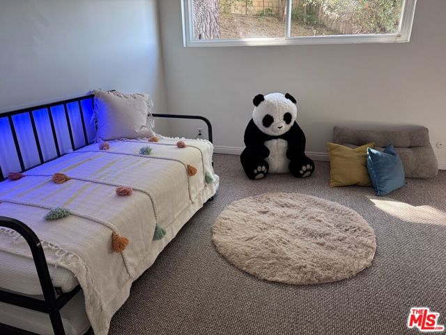 2925 Dona Susana Drive, Studio City CA: https://media.crmls.org/mediaz/986132d9-960e-47db-9977-9ecc8473ba5c.jpg