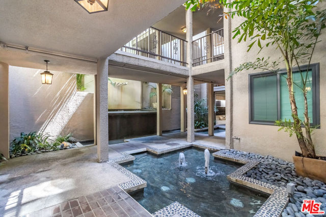 8455 Fountain Avenue, West Hollywood CA: https://media.crmls.org/mediaz/986196e2-2c59-4259-a5b1-a9a1c25600fe.jpg