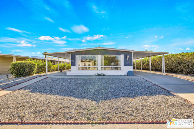 39163 Warm Springs Drive, Palm Desert CA: https://media.crmls.org/mediaz/9861f1a6-fe0b-4455-b86e-c5e5d5948b31.jpg