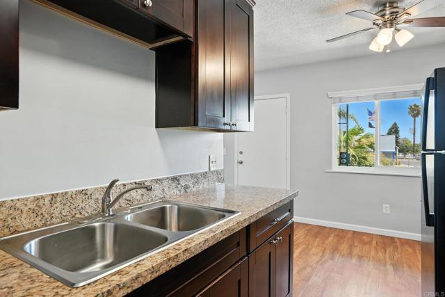 800 Emory Street, Imperial Beach CA: https://media.crmls.org/mediaz/98622f22-8728-4d94-a02d-0fbd7d1e99d8.jpg