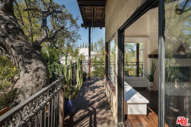 4713 Bedel Street, Woodland Hills CA: https://media.crmls.org/mediaz/98624fda-d35d-46a0-8a2f-9e2bf0417969.jpg
