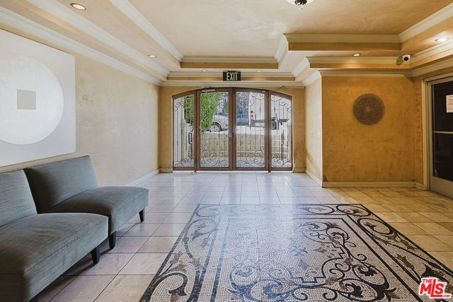 Drew Fenton | 1154 S Barrington Avenue Los Angeles CA | MLS: 7477446