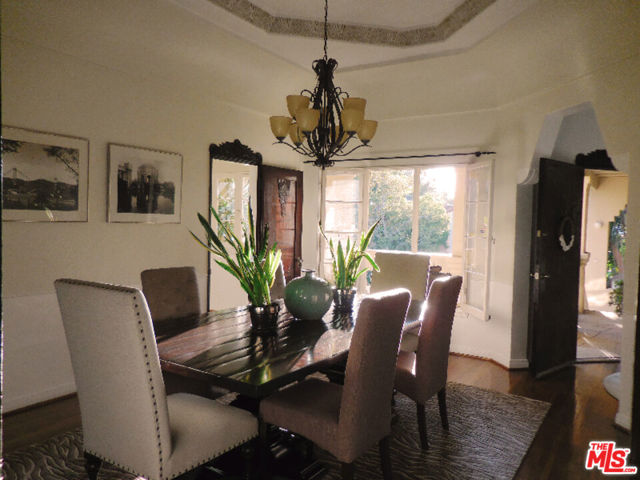1134 S Hayworth Avenue, Los Angeles CA: https://media.crmls.org/mediaz/986293cb-4ef8-46df-810a-455bf465687b.jpg
