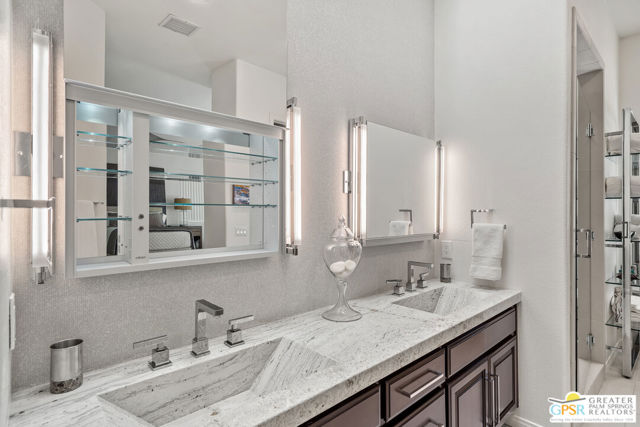 36750 Nancy Lane, Rancho Mirage CA: https://media.crmls.org/mediaz/98638d86-c19c-4c4f-b0c3-0e2f54f3d8f9.jpg