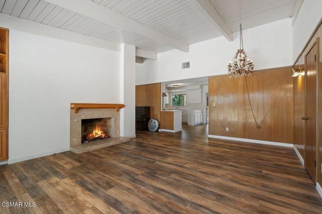 5708 Wilhelmina Avenue, Woodland Hills CA: https://media.crmls.org/mediaz/986432a1-3a55-41e3-9b5b-874c5d48e8bc.jpg