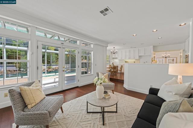 4253 Golden Oak Ct, Danville CA: https://media.crmls.org/mediaz/98645225-11a2-473d-8b2d-d4818315b697.jpg