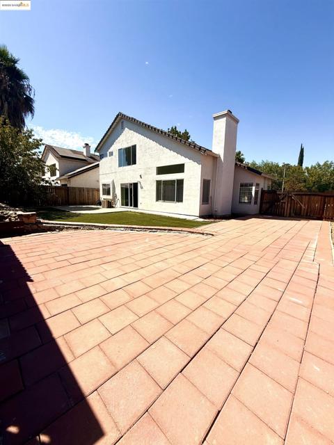4907 Ridgeview Drive, Antioch CA: https://media.crmls.org/mediaz/986491e8-943b-494b-9cd8-d0c2a479f82f.jpg