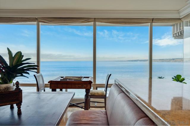 1219 Coast Blvd, La Jolla CA: https://media.crmls.org/mediaz/9864c88f-3394-482e-a651-b8efcf0091cb.jpg