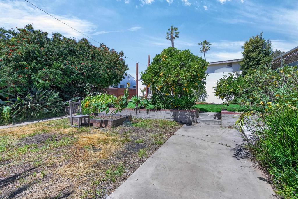 819 Law Street - photo 18