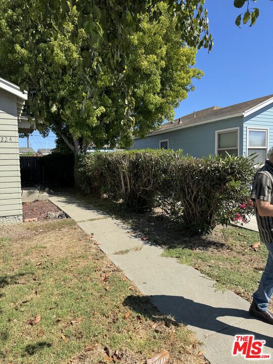 224 N F Street, Lompoc CA: https://media.crmls.org/mediaz/9866624e-65b9-4869-bd48-69288ce9a143.jpg