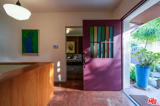 2020 Redcliff Street, Los Angeles CA: https://media.crmls.org/mediaz/98674371-24ec-4060-8317-5843aeec9a92.jpg