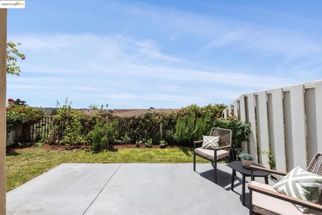 93 Thousand Oaks St, Oakland CA: https://media.crmls.org/mediaz/9867c3cf-757f-4e4c-a555-bd6222dd12f4.jpg