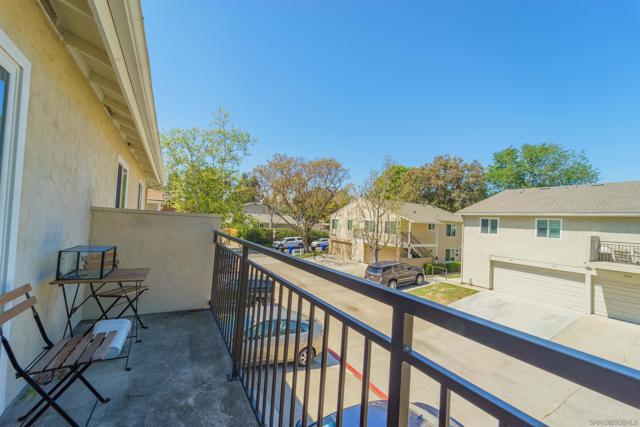 7915 Camino Kiosco, San Diego CA: https://media.crmls.org/mediaz/9868ae48-bceb-44a1-a7ea-90d4b4b25c17.jpg