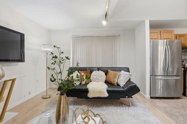 828 Weeks Street, East Palo Alto CA: https://media.crmls.org/mediaz/9868bcc7-9162-46fb-a54d-0cdd273cdb0a.jpg