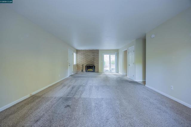 320 Miranda Ln, Alamo CA: https://media.crmls.org/mediaz/986900ee-7cd6-4693-b9a8-f30acbe48920.jpg