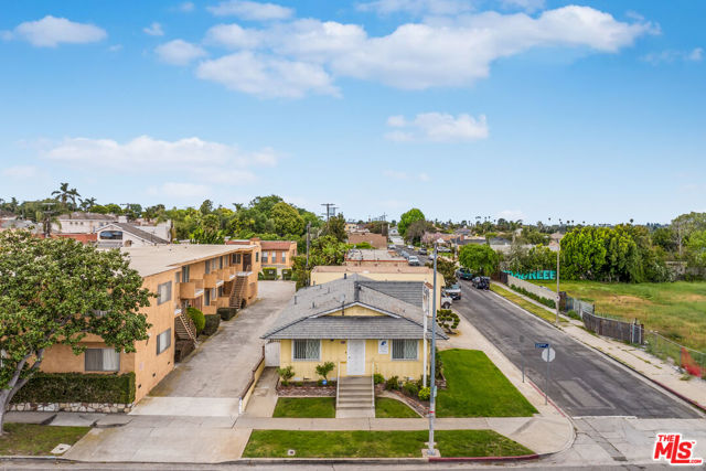 7801 Crenshaw Boulevard, Los Angeles CA: https://media.crmls.org/mediaz/98695015-d051-45c1-bf57-81b492d935fb.jpg