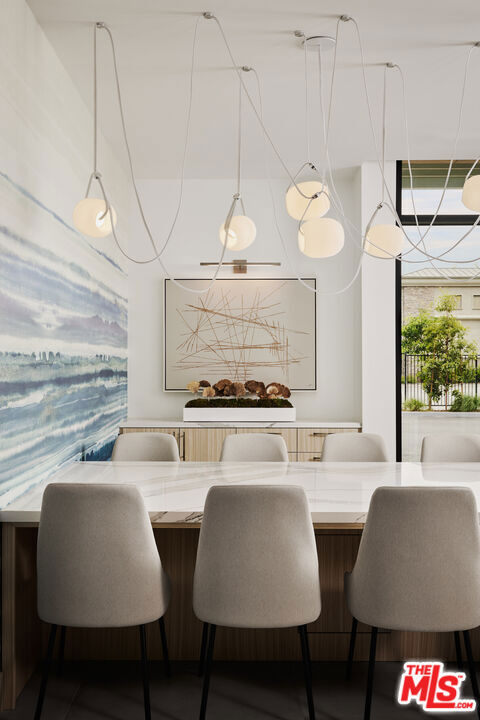 299 E Thousand Oaks Boulevard, Thousand Oaks CA: https://media.crmls.org/mediaz/98695efb-68ba-46f4-95a7-1834e5c99f3d.jpg