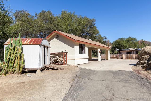 1167 Peutz Valley Rd, Alpine CA: https://media.crmls.org/mediaz/986ab6cc-c440-4d8d-8baa-c67d18c568e6.jpg