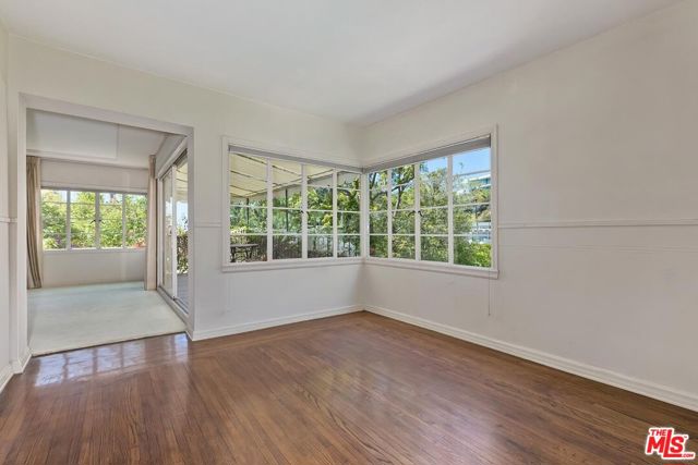 1591 Sunset Plaza Drive, Los Angeles CA: https://media.crmls.org/mediaz/986ad534-57d6-41c5-b27f-c70fcf1e2ce5.jpg