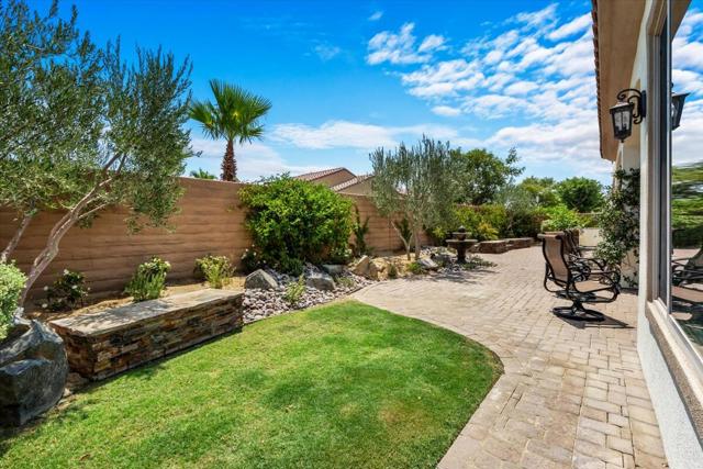 40426 Calle Estela, Indio CA: https://media.crmls.org/mediaz/986b3d0b-9274-446e-b71b-8d333cb7c532.jpg