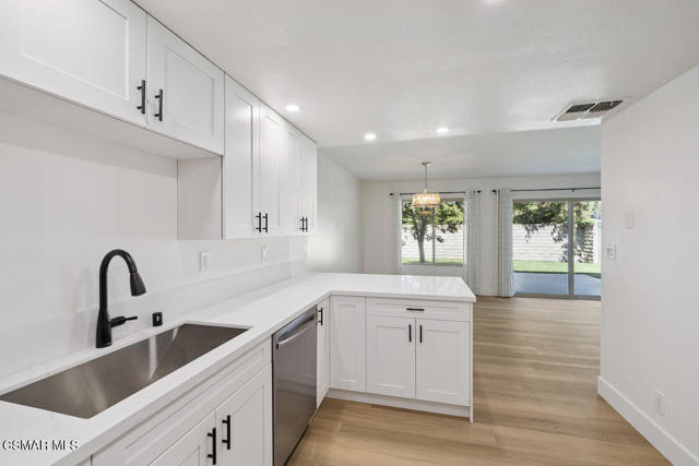 2619 Calle Hermosa, Thousand Oaks CA: https://media.crmls.org/mediaz/986b73c4-9ac1-4499-8443-ce5c7c8f1592.jpg