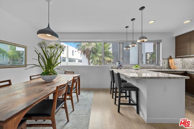 310 Washington Boulevard, Marina del Rey CA: https://media.crmls.org/mediaz/986be30d-75d7-4a2a-8ee5-16640edb426d.jpg