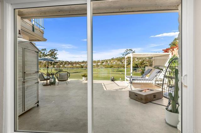 Detail Gallery Image 8 of 36 For 2544 Navarra #12,  Carlsbad,  CA 92009 - 2 Beds | 2 Baths