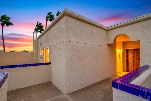 12122 Royal Birkdale Row, San Diego CA: https://media.crmls.org/mediaz/986c1aa2-3bc6-4651-aca3-535f7421cacb.jpg