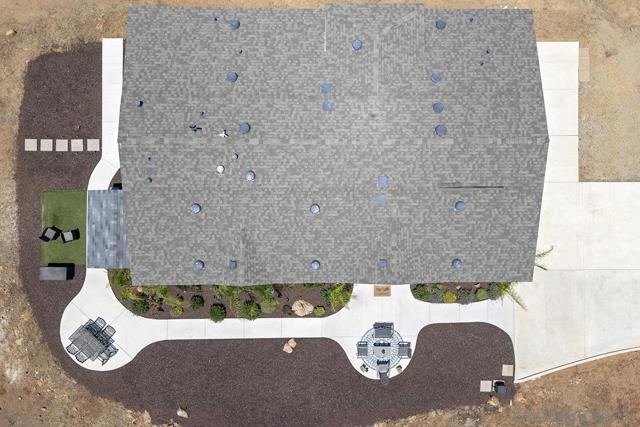 4027 Sumac Summit, Fallbrook CA: https://media.crmls.org/mediaz/986c5998-5f67-4611-9f92-5e9f6e4d8a1a.jpg