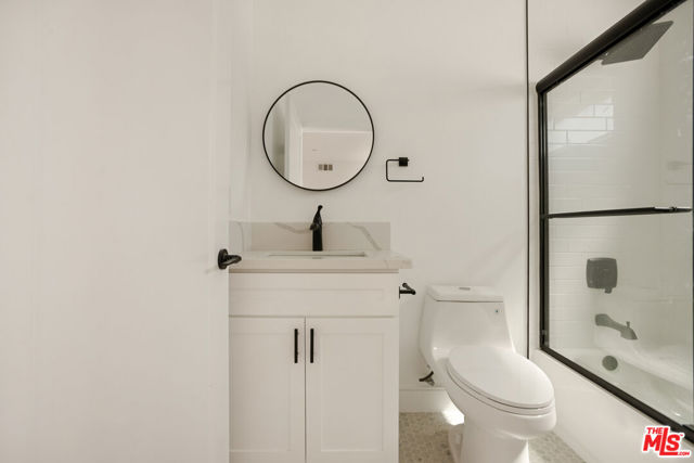 1619 2nd Avenue, Los Angeles CA: https://media.crmls.org/mediaz/986c67f0-b0dd-4a52-be25-65e892c171e8.jpg