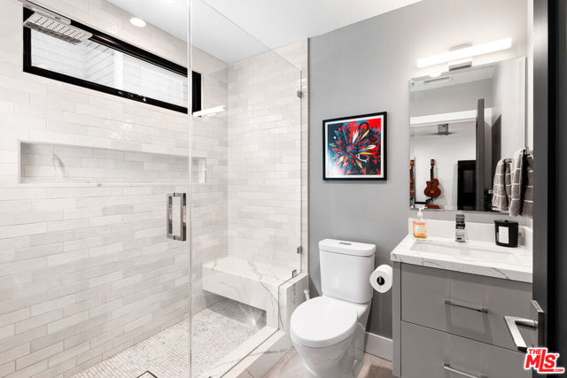 4961 Noeline Avenue, Encino CA: https://media.crmls.org/mediaz/986d061d-da0b-488b-bce0-8a5449c7a9fa.jpg