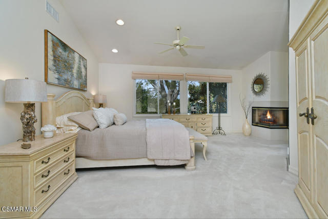 31775 Oak Ranch Court, Westlake Village CA: https://media.crmls.org/mediaz/986d0b6c-baab-4196-a22f-2100872f278e.jpg